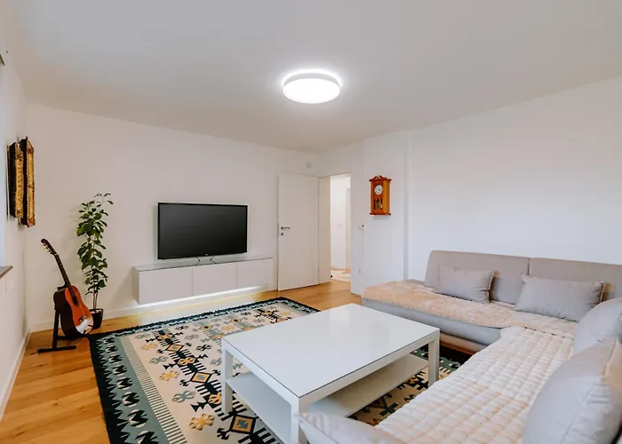 Apartment Jutro With Free Private Parking-Garage