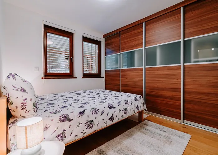 Apartment Jutro With Free Private Parking-Garage