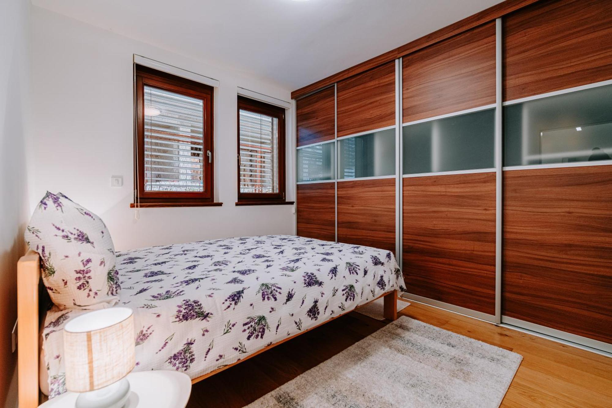 Appartement Jutro With Free Private Parking-garage *